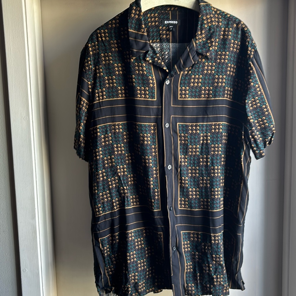 Express Men’s Short Sleeved Button Down